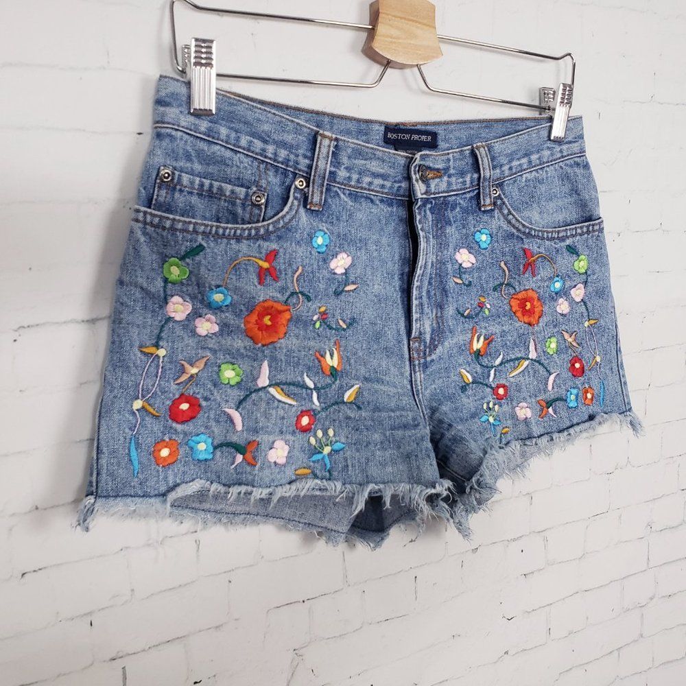 Boston Proper VTG Floral Embroidered Denim Shorts Size 6 Festival Boho Cut Off - Picture 2 of 9